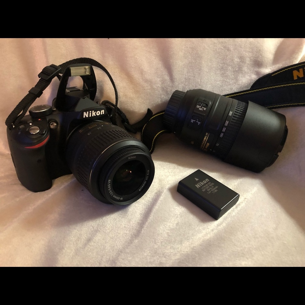 Nikon Camera with extra lens